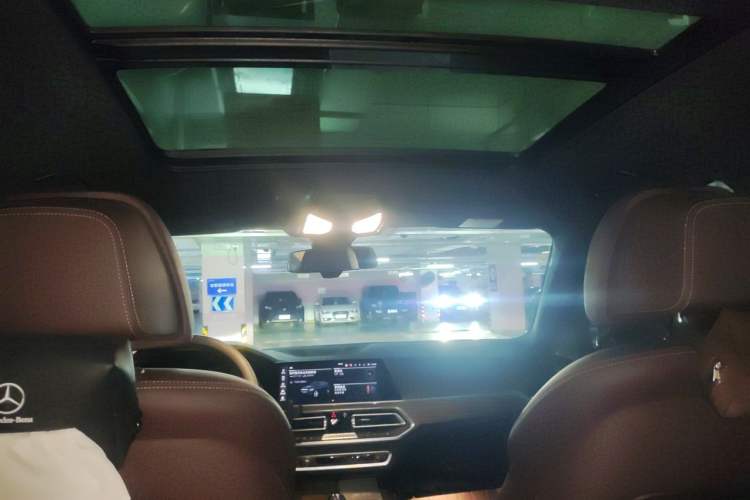 Used BMW X5 2022 xDrive 40Li M Sport Package Headliner