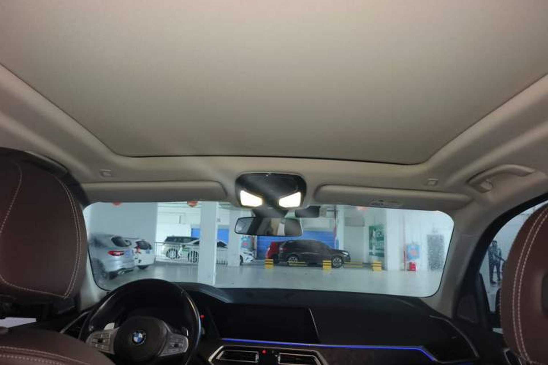 Used BMW X5 2022 Restyled xDrive 30Li Luxury Version M Sport Package Headliner