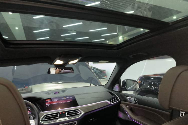 Used BMW X5 2022 Restyled xDrive 40Li M Sport Package Headliner