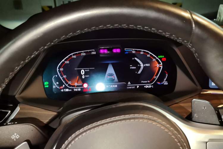 Used BMW X5 2022 Restyled xDrive 40Li Luxury Edition M Sport Package Instrument Cluster