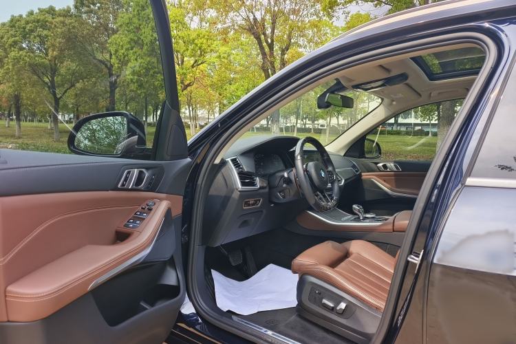 Used BMW X5 2022 xDrive30i M Sport Package Interior 1