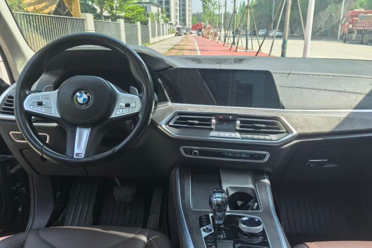 Used BMW X5 2022 xDrive 30Li Luxury M Sport Package Interior 1