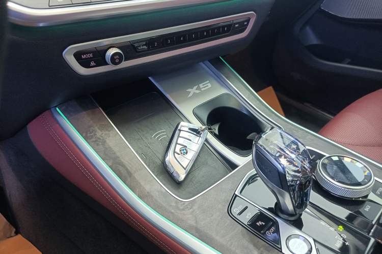 Used BMW X5 2022 Restyled xDrive 30Li Luxury Version M Sport Package Interior 1