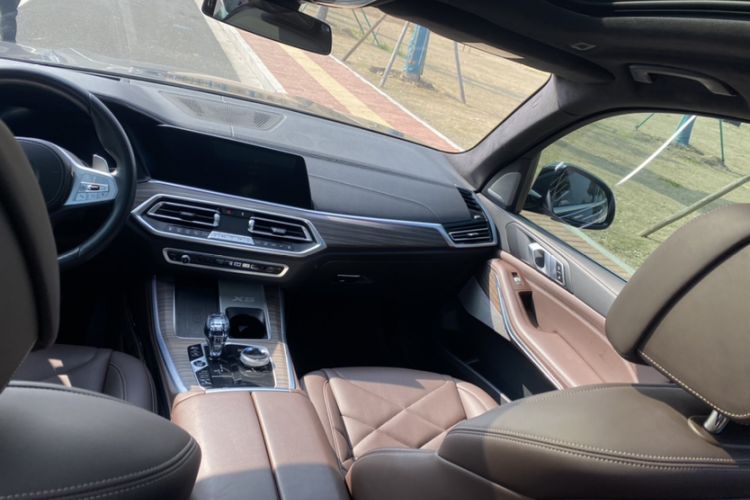Used BMW X5 2022 xDrive 40Li M Sport Package Interior 1