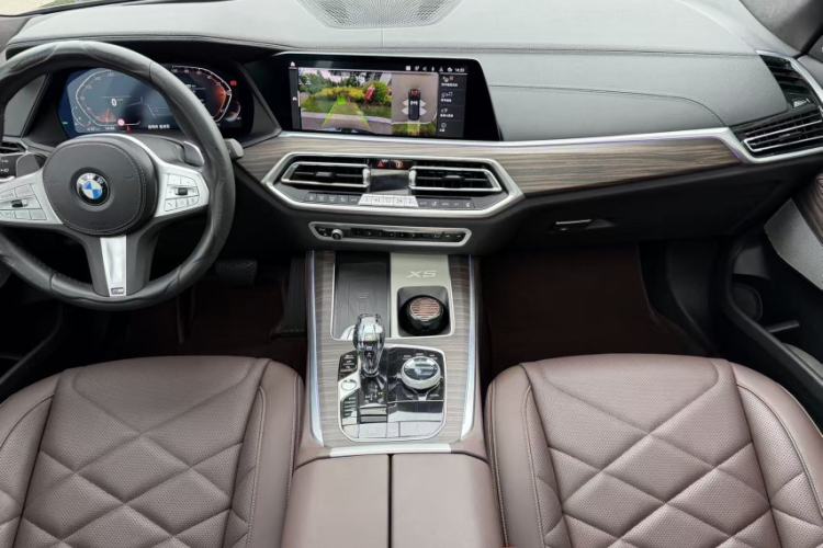 Used BMW X5 2022 Restyled xDrive 40Li M Sport Package Interior 1