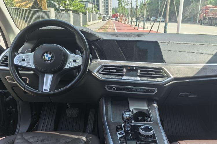 Used BMW X5 2022 xDrive 30Li Luxury M Sport Package Interior 1