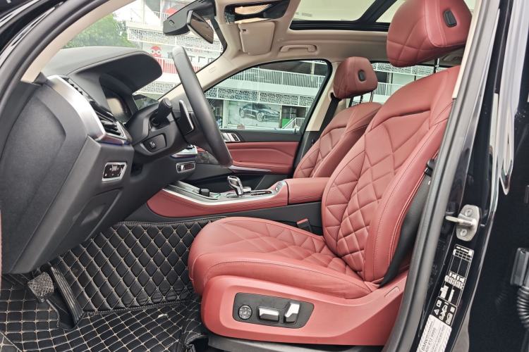 Used BMW X5 2022 Restyled xDrive 30Li M Sport Package Interior 1