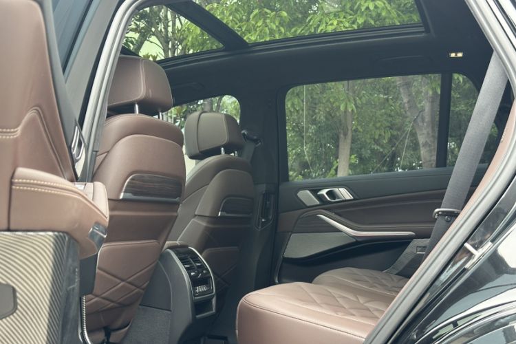 Used BMW X5 2022 Restyled xDrive 40Li M Sport Package Interior 1