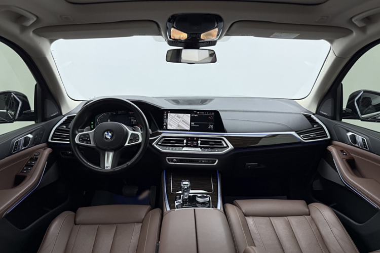 Used BMW X5 2022 xDrive40i Luxury Edition M Sport Package Interior 1