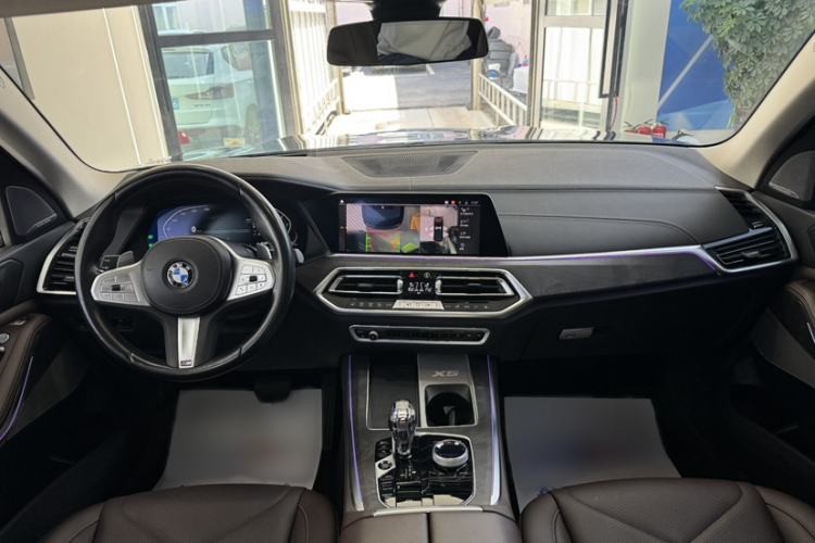 Used BMW X5 2022 Restyled xDrive 30Li Luxury Version M Sport Package Interior 1