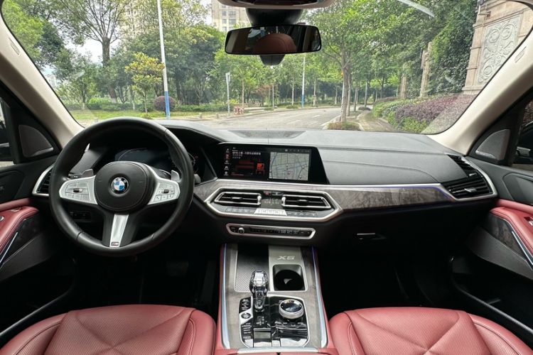 Used BMW X5 2022 Restyled xDrive 30Li Luxury Version M Sport Package Interior 1