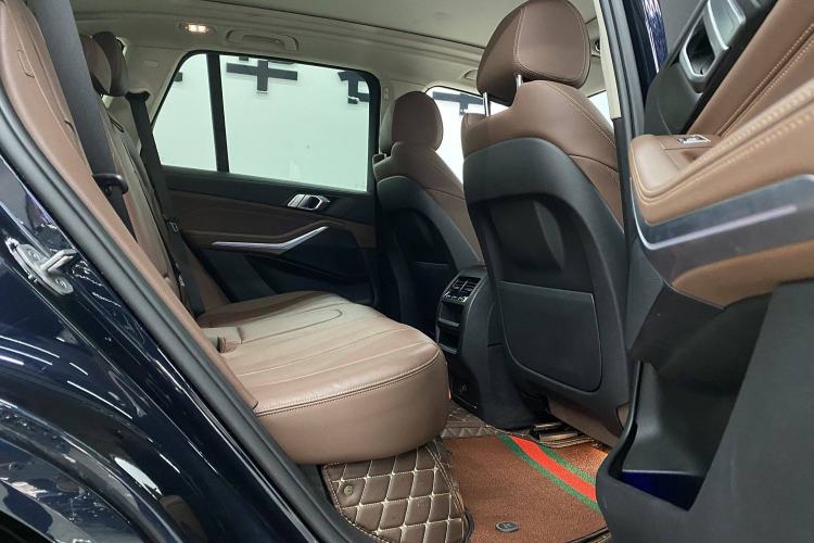 Used BMW X5 2022 xDrive30i M Sport Package Interior 10