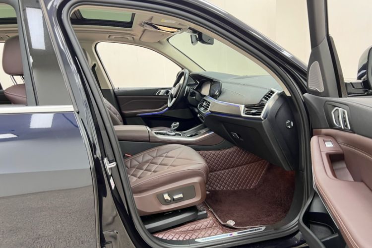 Used BMW X5 2022 Restyled xDrive 30Li Luxury Version M Sport Package Interior 11