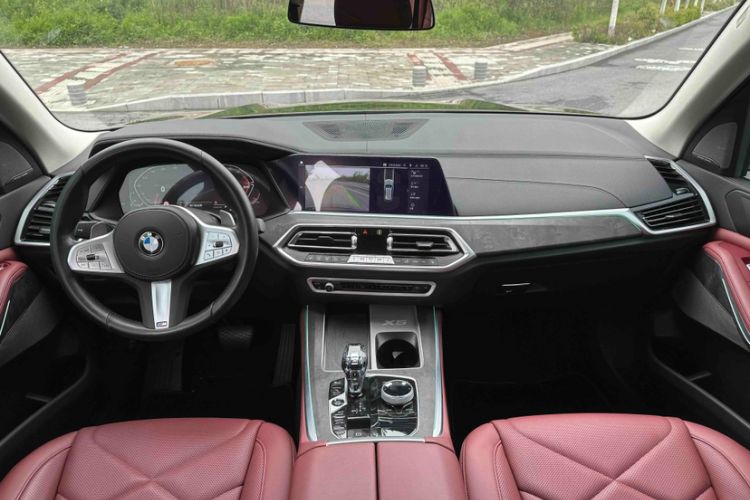 Used BMW X5 2022 Restyled xDrive 30Li M Sport Package Interior 12