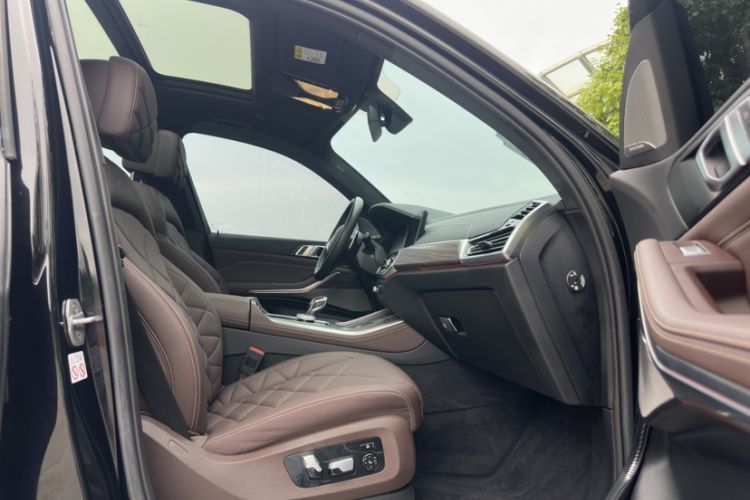 Used BMW X5 2022 Restyled xDrive 40Li M Sport Package Interior 12