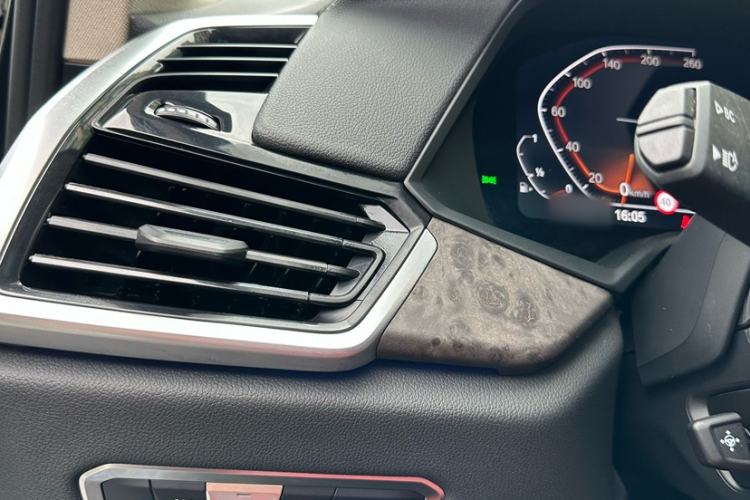 Used BMW X5 2022 Restyled xDrive 30Li Luxury Version M Sport Package Interior 12
