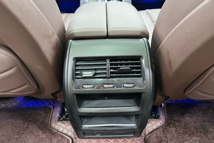 Used BMW X5 2022 Restyled xDrive 30Li Luxury Version M Sport Package Interior 13