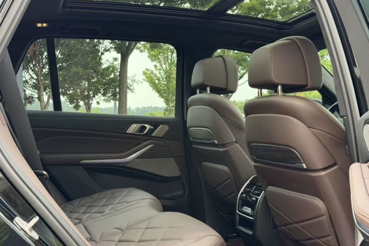 Used BMW X5 2022 Restyled xDrive 40Li M Sport Package Interior 2