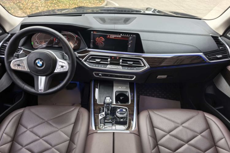 Used BMW X5 2022 xDrive 30Li Luxury M Sport Package Interior 2