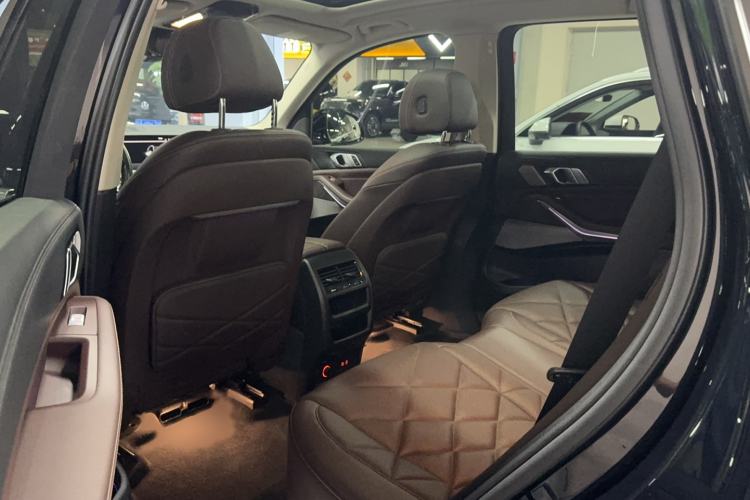 Used BMW X5 2022 xDrive 30Li Luxury M Sport Package Interior 2