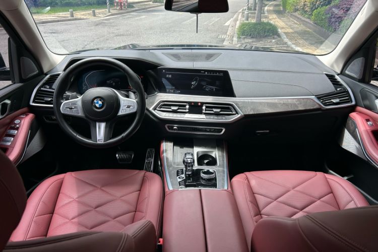 Used BMW X5 2022 Restyled xDrive 30Li Luxury Version M Sport Package Interior 2