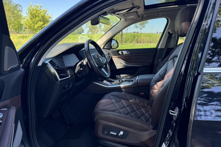 Used BMW X5 2022 Restyled xDrive 30Li Luxury Version M Sport Package Interior 2