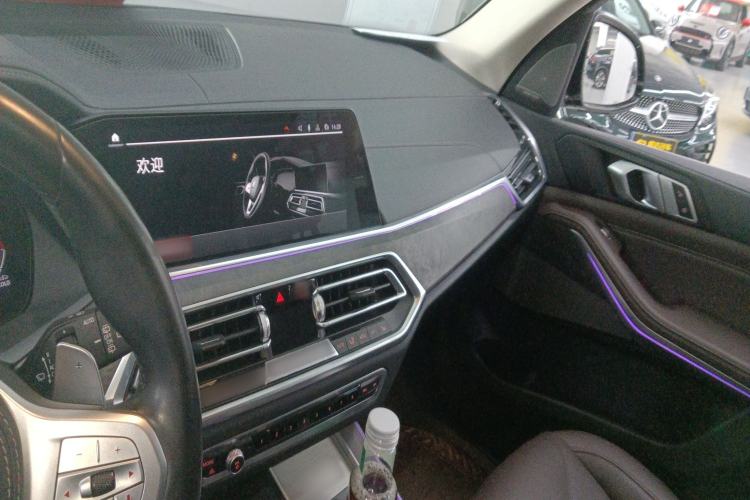 Used BMW X5 2022 xDrive 30Li M Sport Package Interior 2