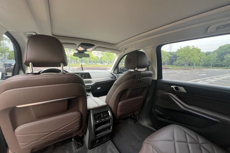 Used BMW X5 2022 xDrive 30Li M Sport Package Interior 2