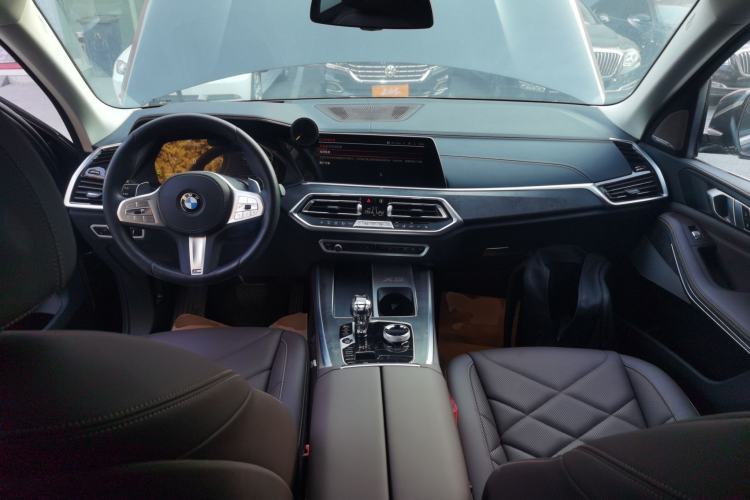 Used BMW X5 2022 xDrive 30Li Luxury M Sport Package Interior 2