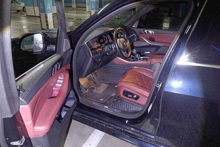 Used BMW X5 2022 Restyled xDrive 40Li M Sport Package Interior 3
