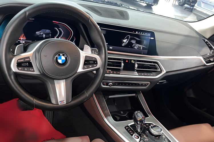 Used BMW X5 2022 xDrive30i M Sport Package Interior 3