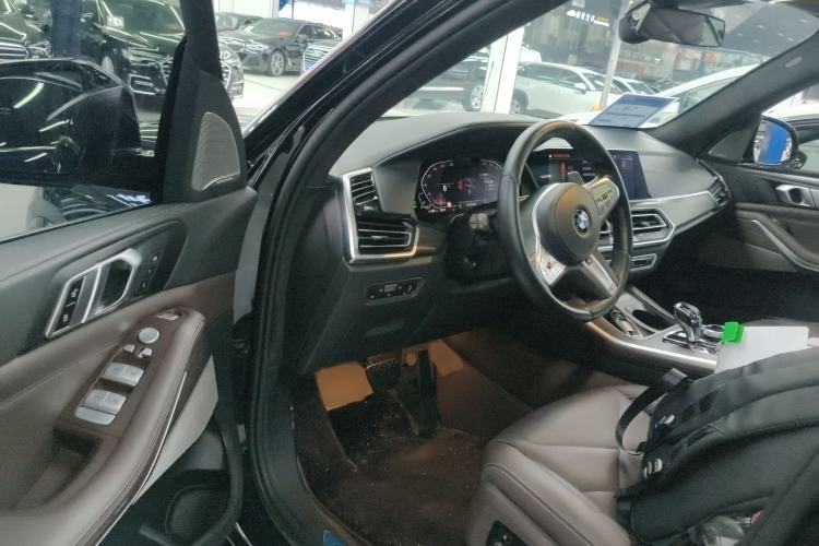 Used BMW X5 2022 Restyled xDrive 40Li Luxury Edition M Sport Package Interior 3