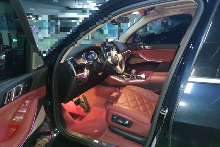Used BMW X5 2022 Restyled xDrive 30Li Luxury Version M Sport Package Interior 3