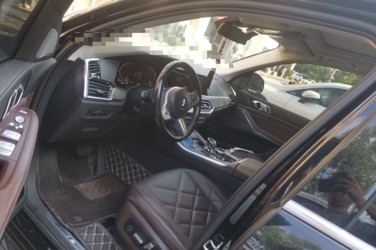 Used BMW X5 2022 xDrive 30Li M Sport Package Interior 3