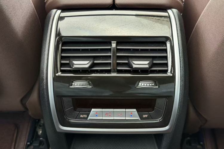 Used BMW X5 2022 Restyled xDrive 40Li M Sport Package Interior 3