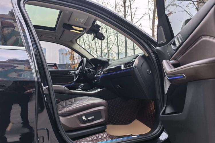 Used BMW X5 2022 xDrive 30Li Luxury M Sport Package Interior 3