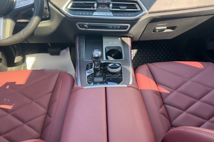 Used BMW X5 2022 Restyled xDrive 30Li Luxury Version M Sport Package Interior 3
