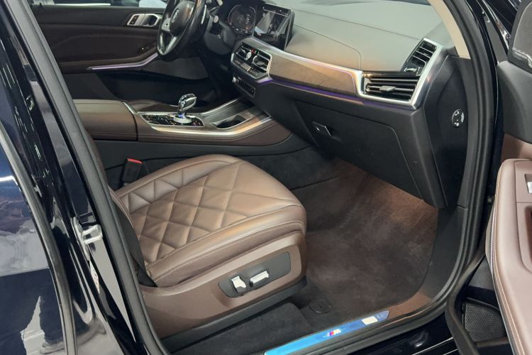 Used BMW X5 2022 xDrive 30Li Luxury M Sport Package Interior 3