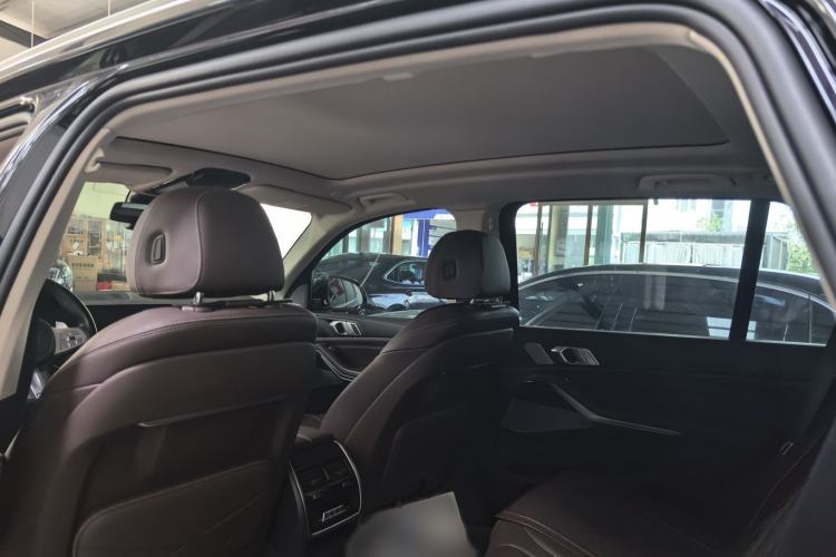 Used BMW X5 2022 xDrive 30Li Luxury M Sport Package Interior 3