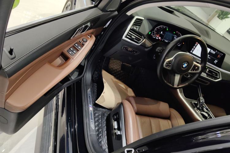 Used BMW X5 2022 xDrive40i Luxury Edition M Sport Package Interior 3