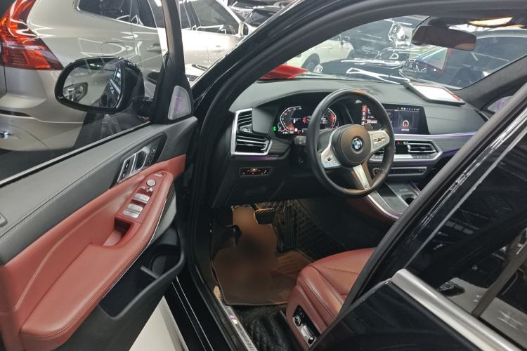 Used BMW X5 2022 xDrive 40Li M Sport Package Interior 3