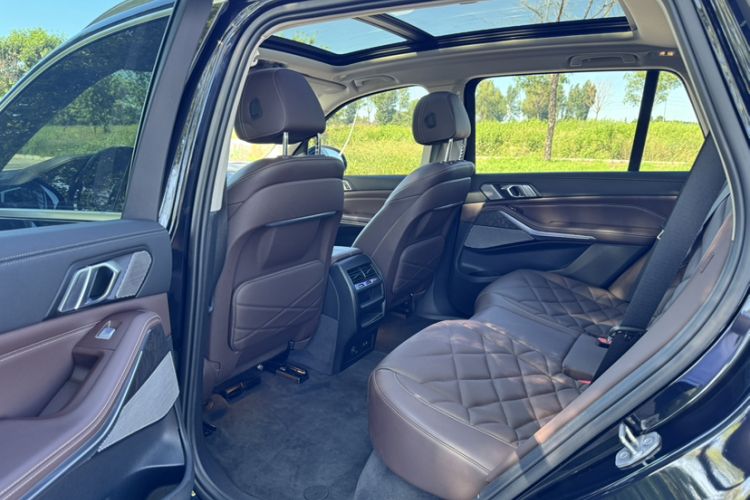 Used BMW X5 2022 Restyled xDrive 30Li Luxury Version M Sport Package Interior 3