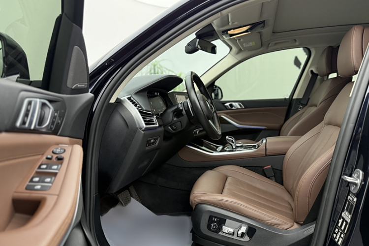 Used BMW X5 2022 xDrive40i Luxury Edition M Sport Package Interior 3