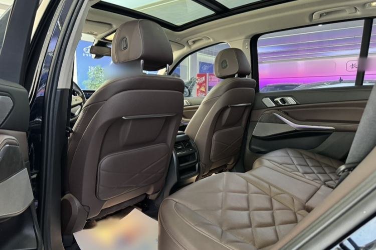 Used BMW X5 2022 Restyled xDrive 30Li Luxury Version M Sport Package Interior 3