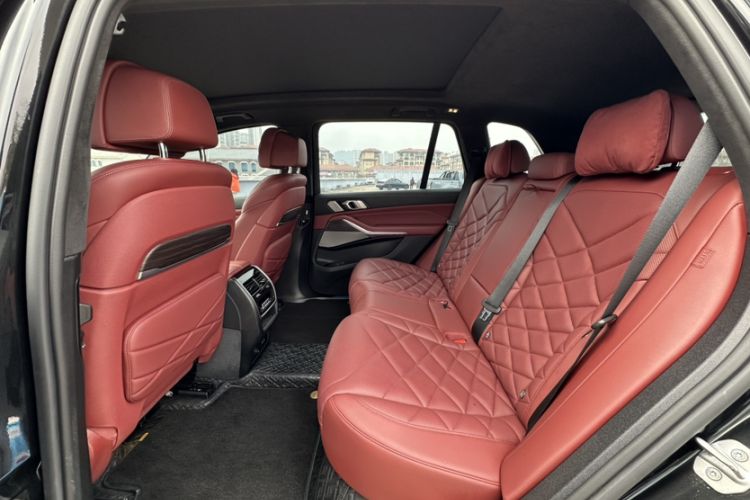 Used BMW X5 2022 Restyled xDrive 40Li M Sport Package Interior 3