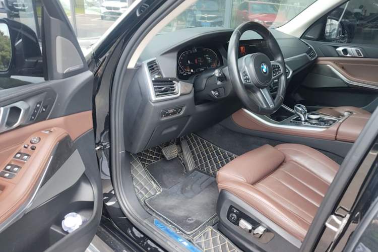 Used BMW X5 2022 xDrive40i Luxury Edition M Sport Package Interior 3