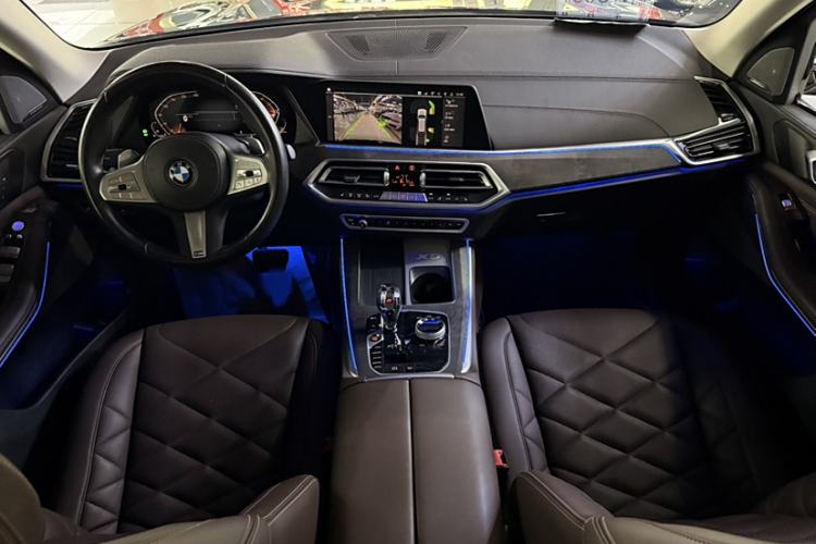 Used BMW X5 2022 Restyled xDrive 30Li M Sport Package Interior 3