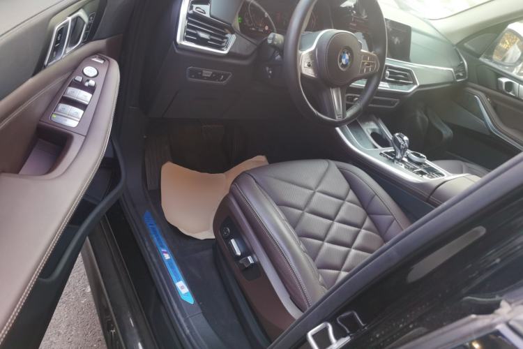Used BMW X5 2022 xDrive 30Li Luxury M Sport Package Interior 3