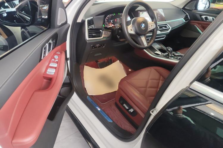 Used BMW X5 2022 Restyled xDrive 30Li Luxury Version M Sport Package Interior 3