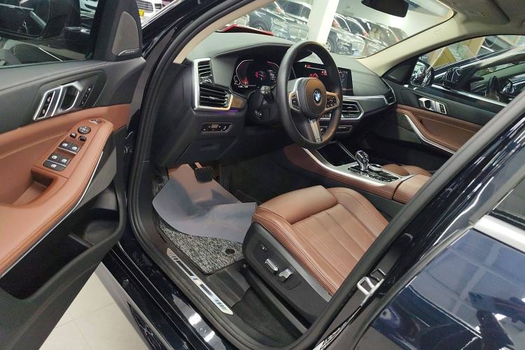 Used BMW X5 2022 xDrive40i M Sport Package Interior 3